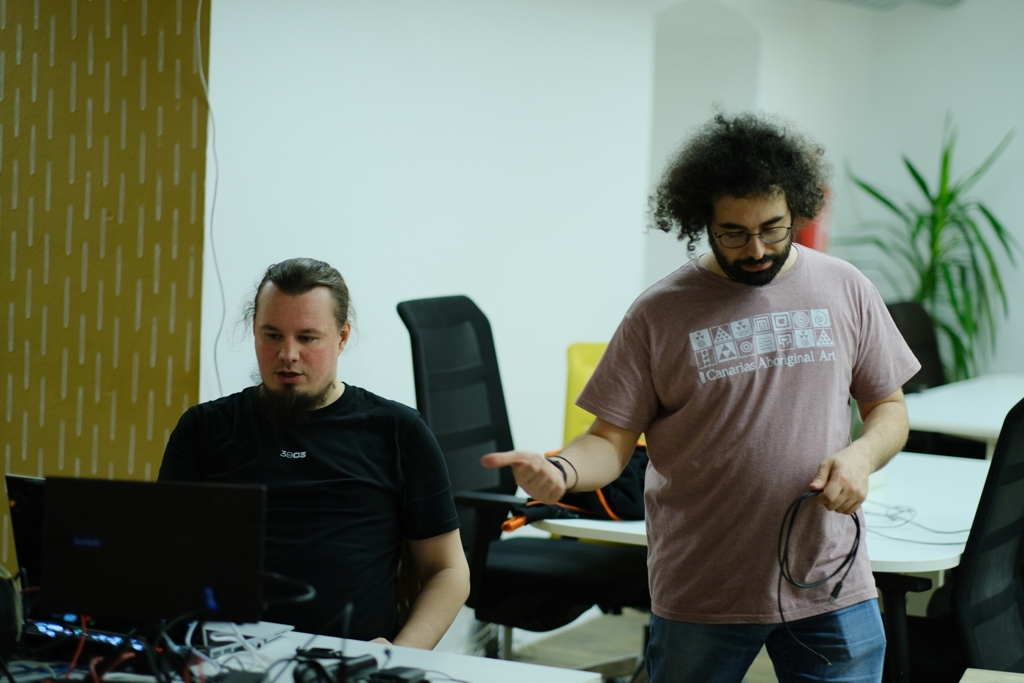 AV gurus